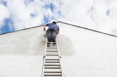 Peinture extérieure à la Chapelle-Fortin — façades et ravalement